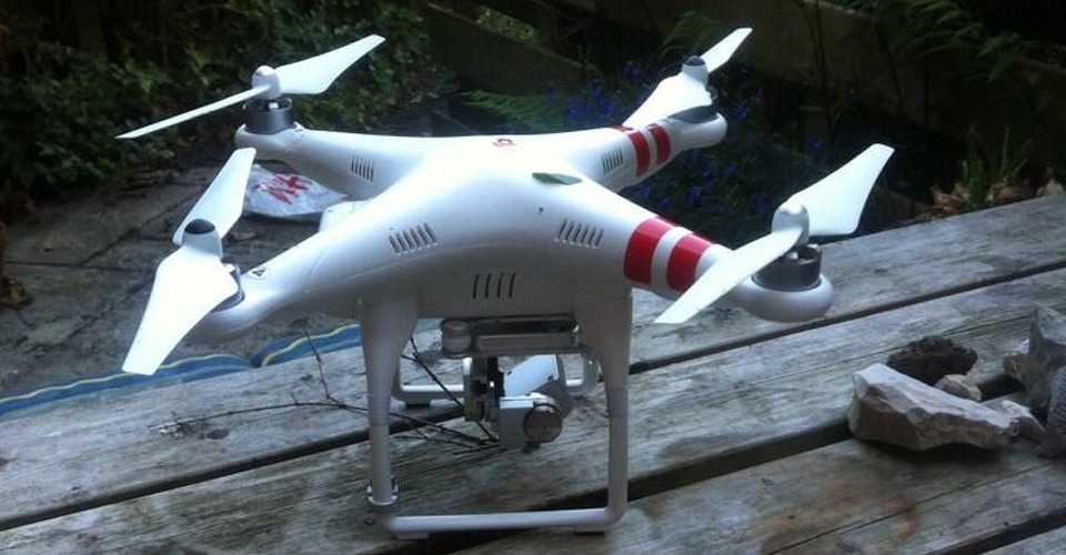 drones landt in tuin buurien