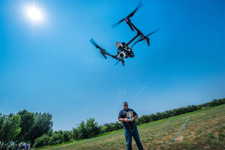 Waterschap zet drones in om fruittelers te controleren