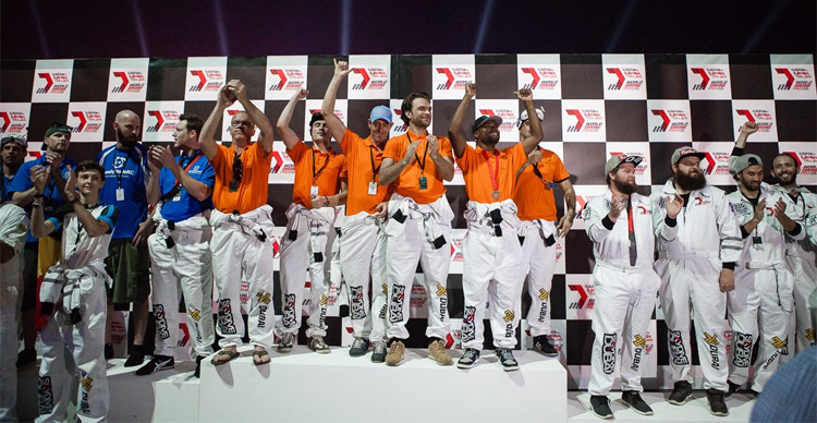 Demonstratie Super Quadcopter Gang in Vianen Demonstratie Super Quadcopter Gang in Vianen