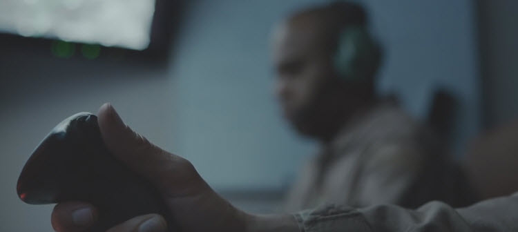 Schuldgevoel van een drone-piloot in film Full Contact Schuldgevoel van een drone-piloot in film Full Contact