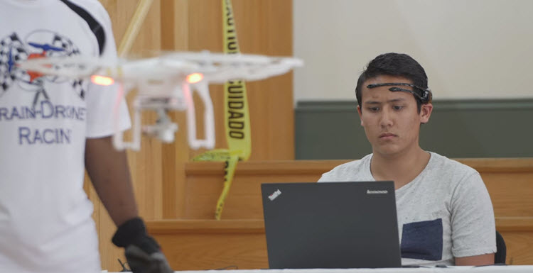 Universiteit van Florida organiseert eerste Brain-Drone Racing wedstrijd Universiteit van Florida organiseert eerste Brain-Drone Racing wedstrijd