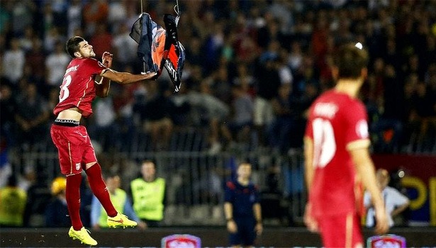 Servië-Albanië-drone-vlag Servië-Albanië-drone-vlag