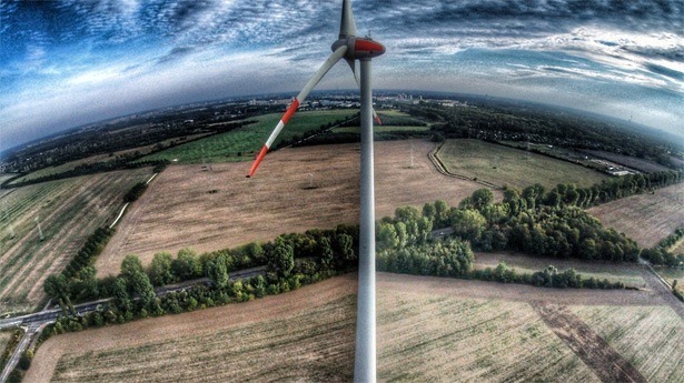 dronestagram-foto-wedstrijd-04-windmolens-berlijn-king-fisher dronestagram-foto-wedstrijd-04-windmolens-berlijn-king-fisher